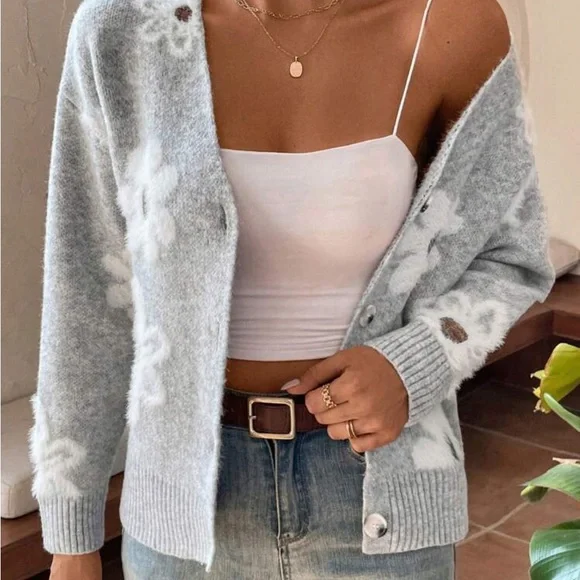 New gray floral print v neck cardigan sweater - Picture 3 of 5